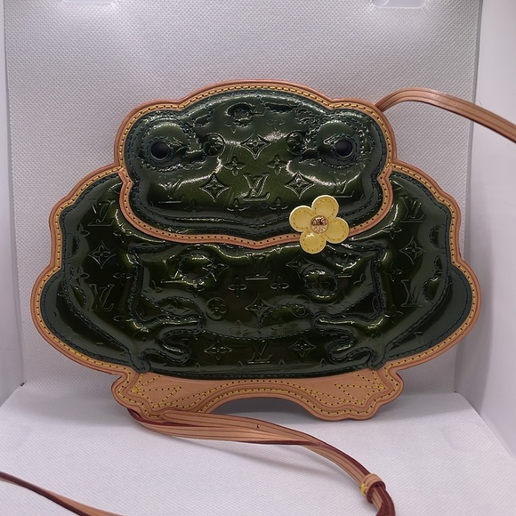 Limited Edition Louis Vuitton Conte de Fees Frog Crossbody - Picture 12 of 14